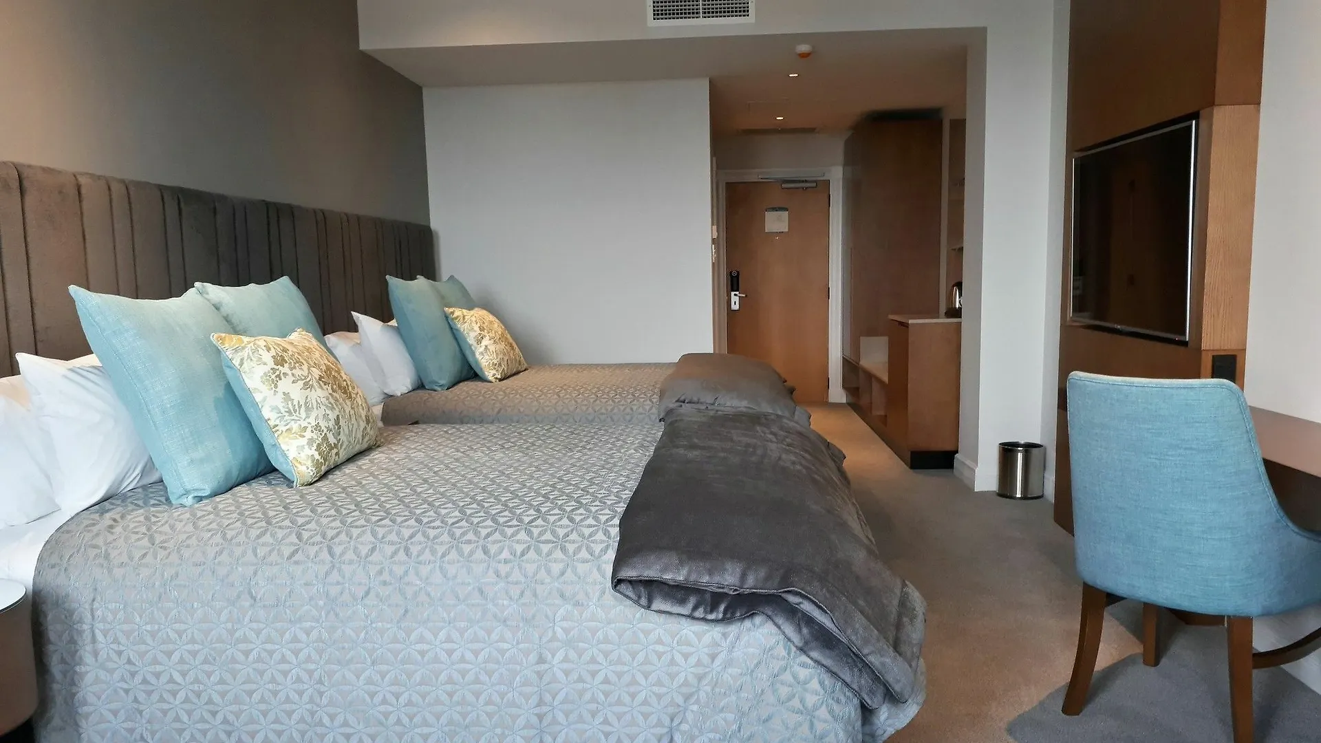 Distinction Christchurch Hotel 4*,