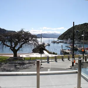 picton-waterfront-oxleys-luxury-apartment.wellingtonnzhotels.com/