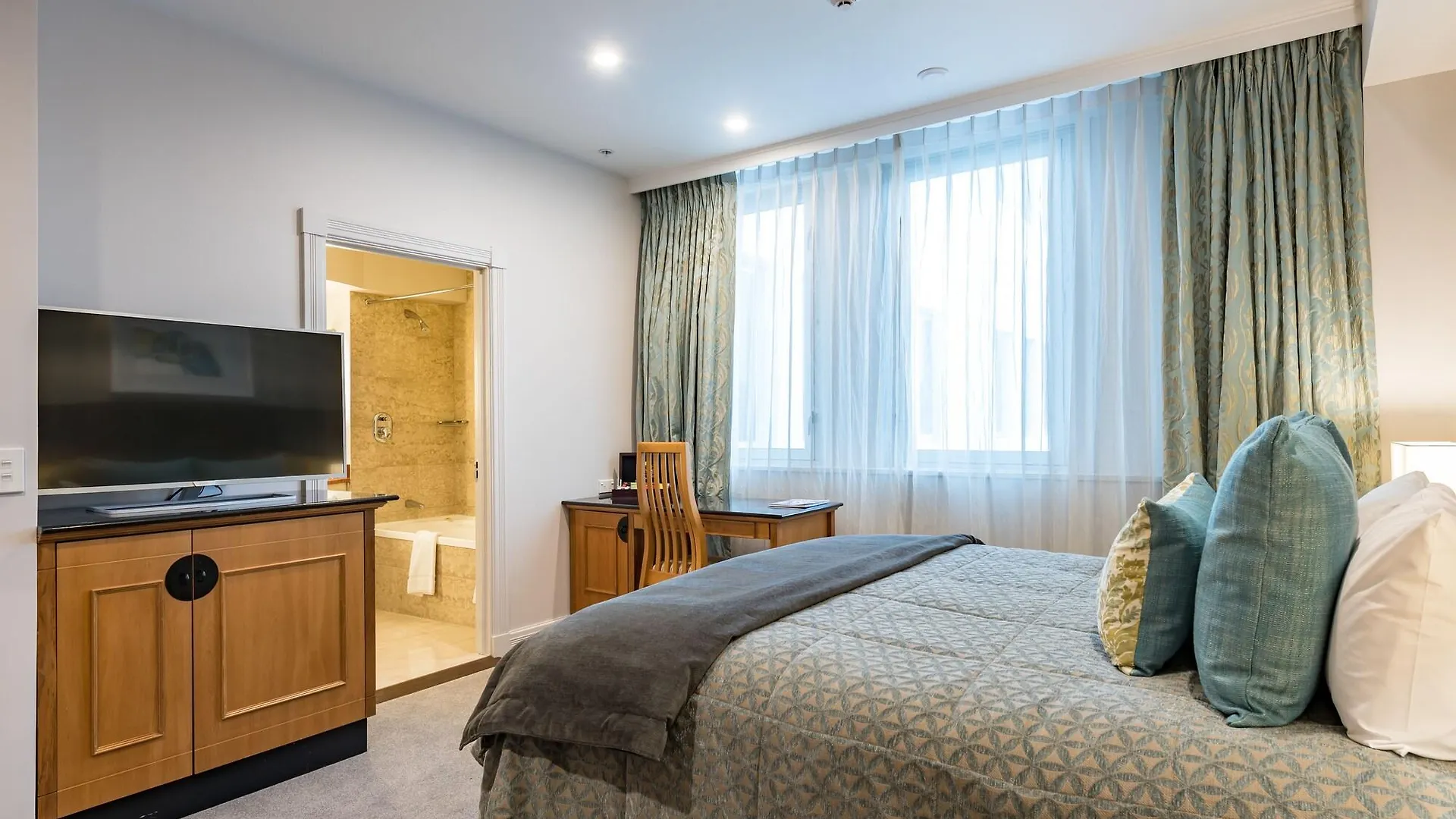 Distinction Christchurch Hotel